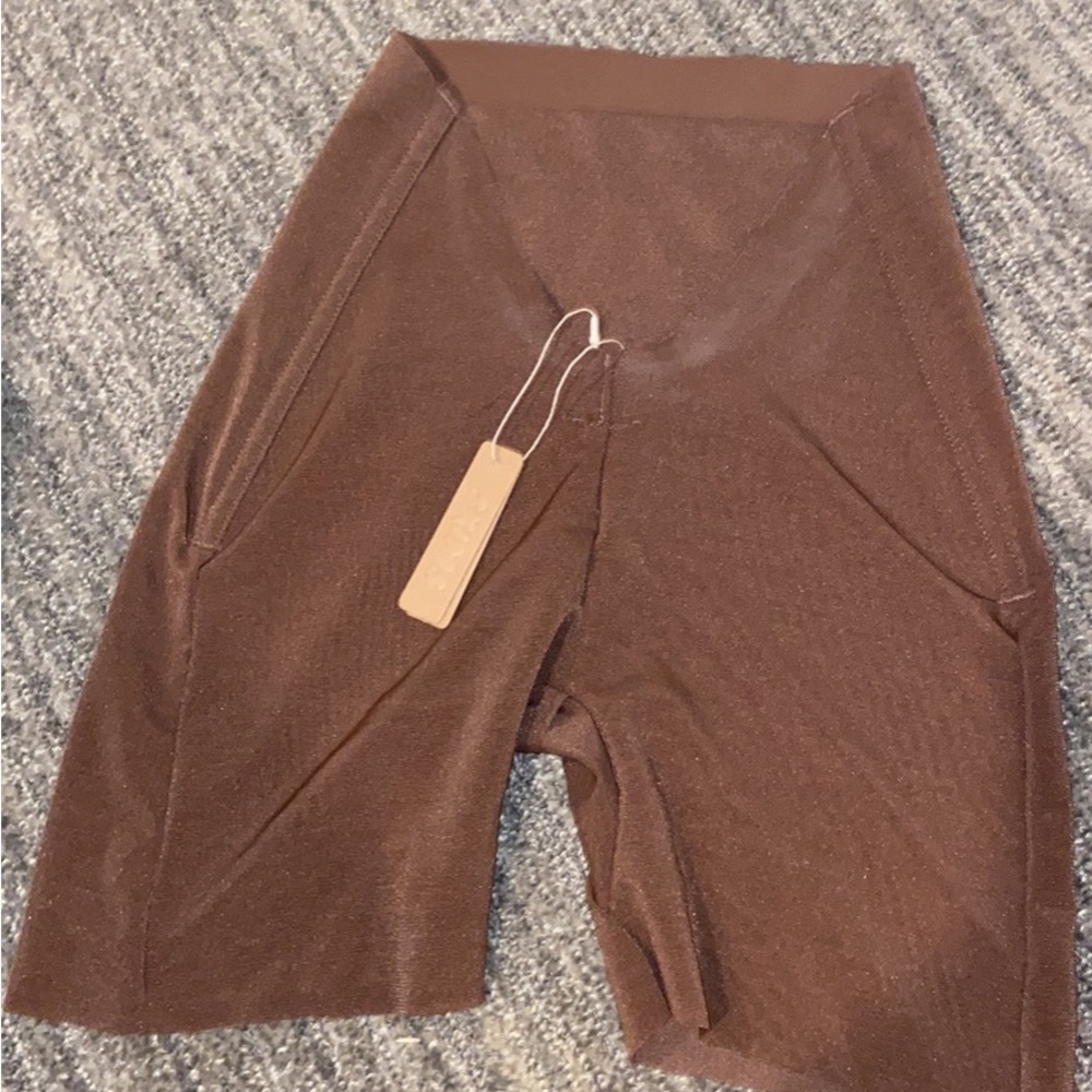 BRAND NEW skims